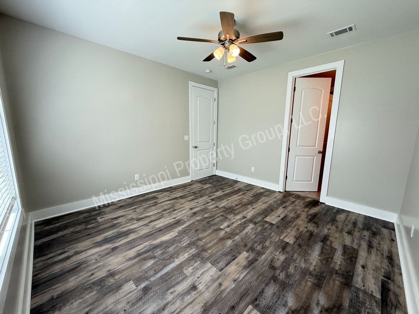 Oxford Townhome: 323 Stillwater Lane
