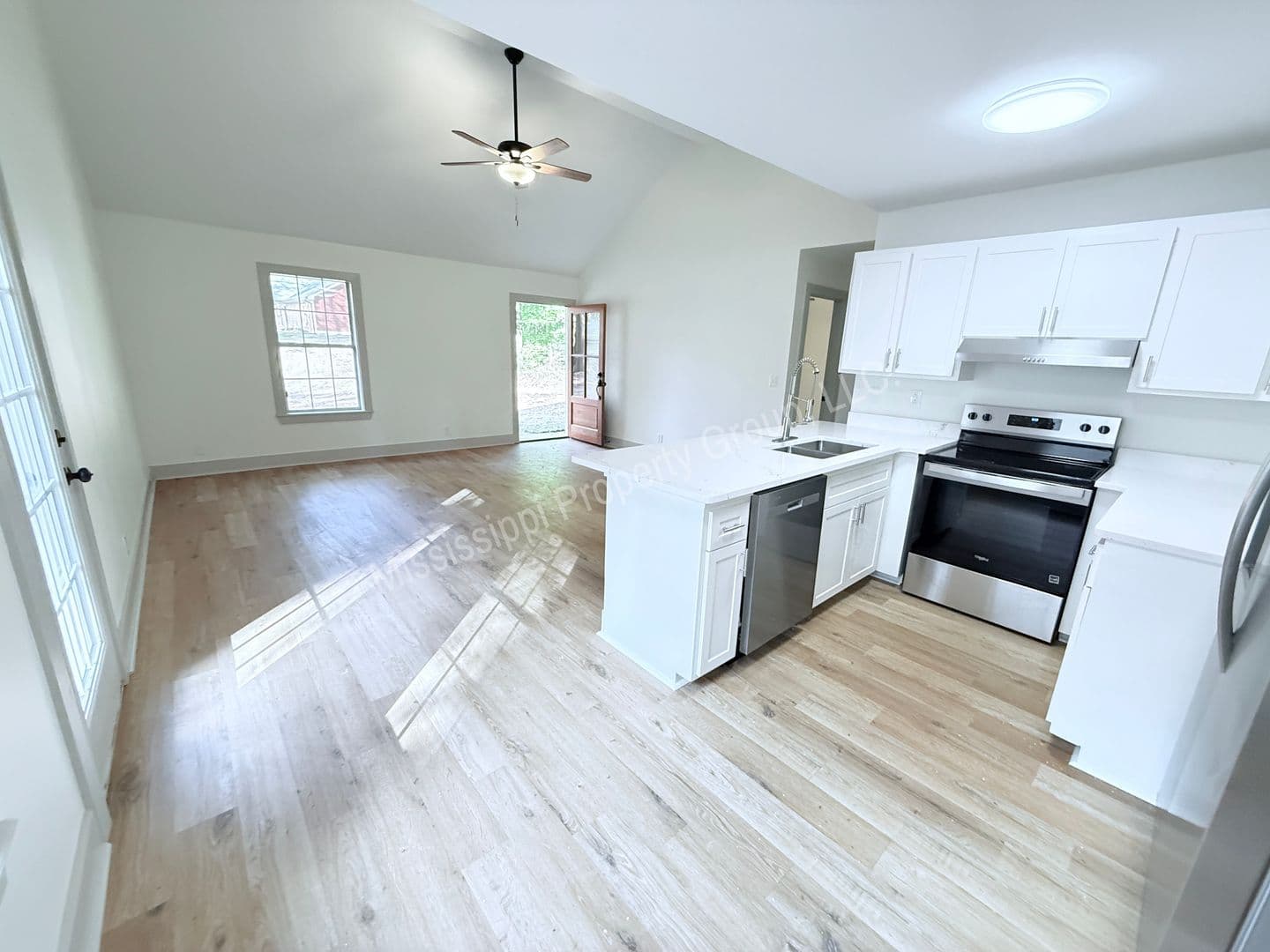 Oxford Townhome: 110 CR 102