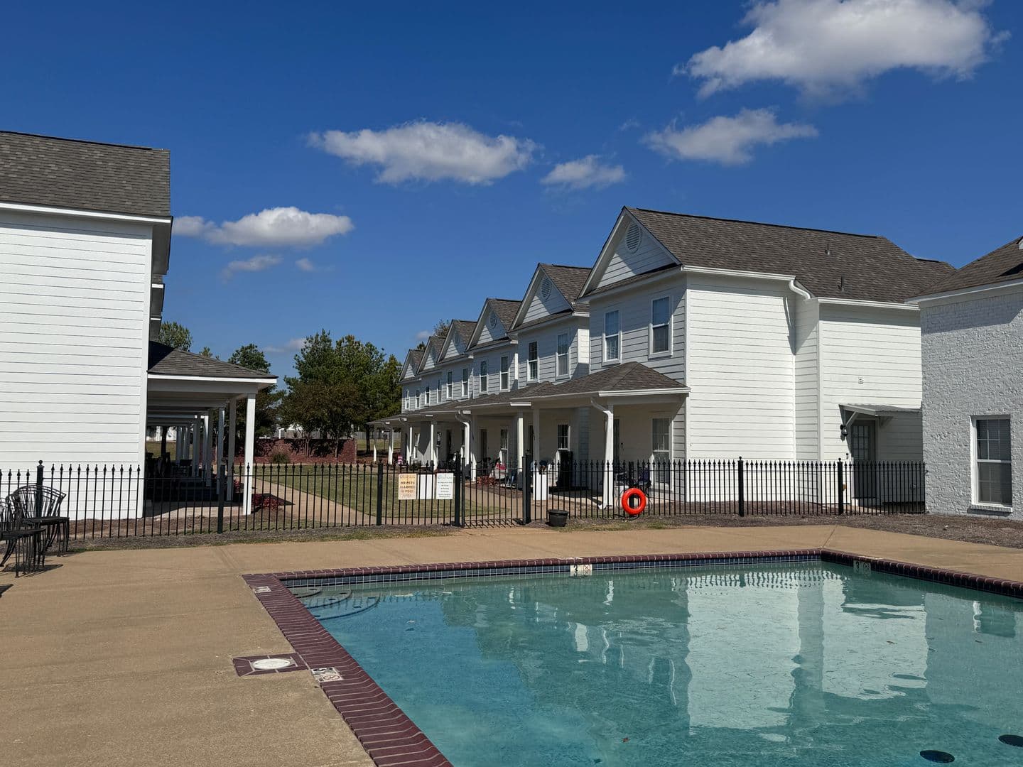 Oxford Townhome: 1 Mondrian Place