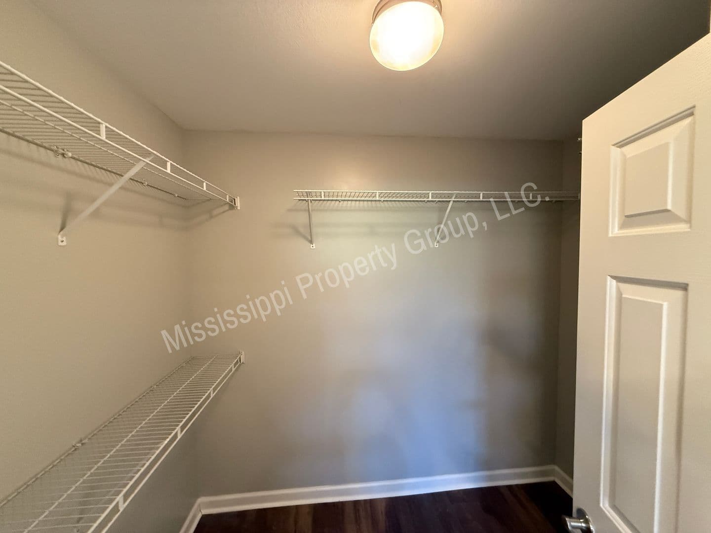 Oxford House: 331 Hayat Loop