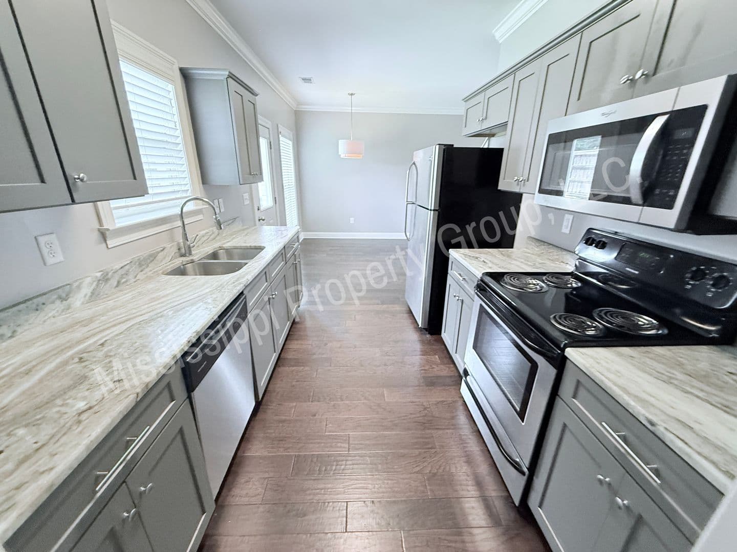 Oxford Townhome: 414 Walker Circle