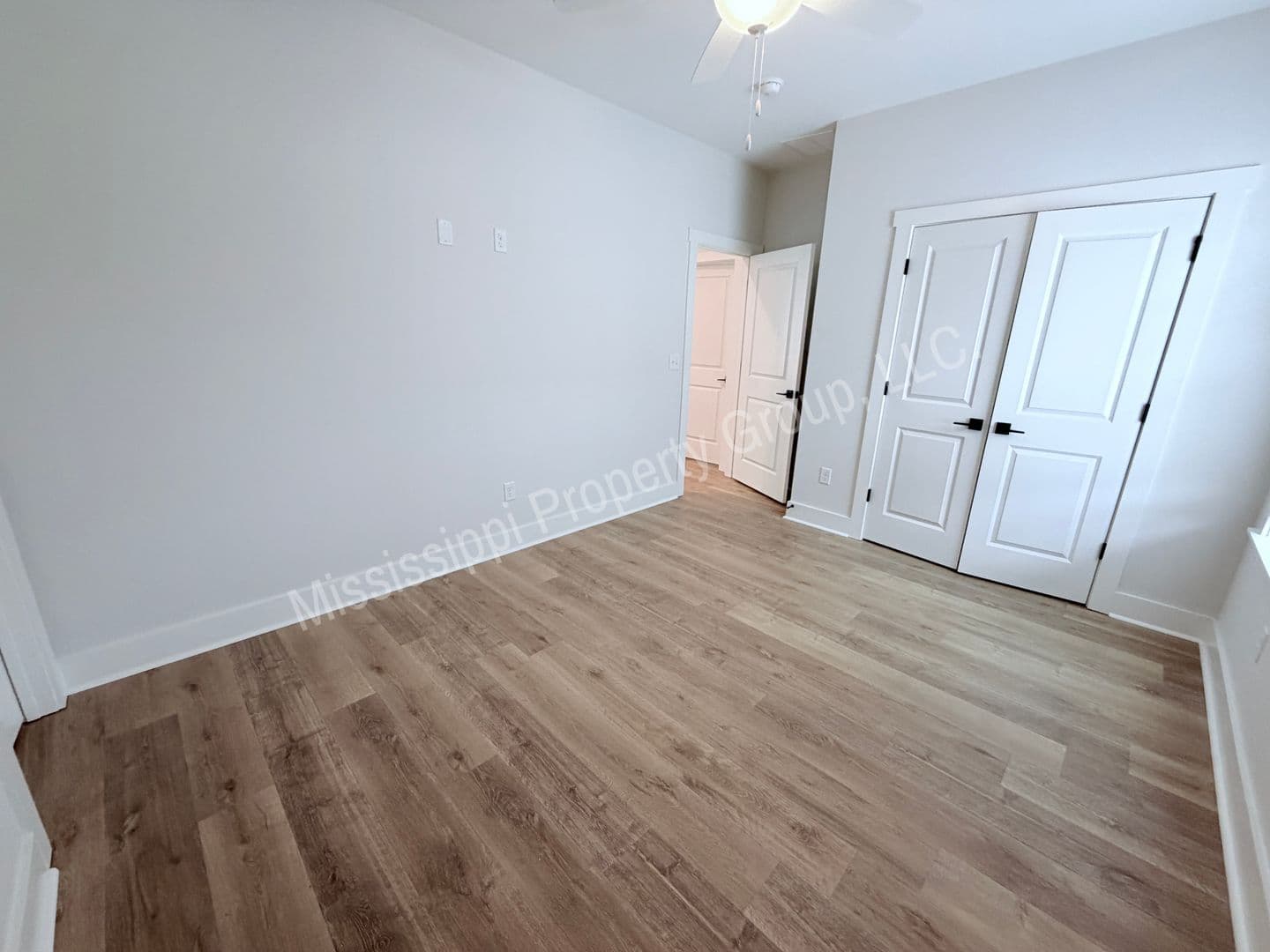 Oxford House: 409 Stillwater Lane
