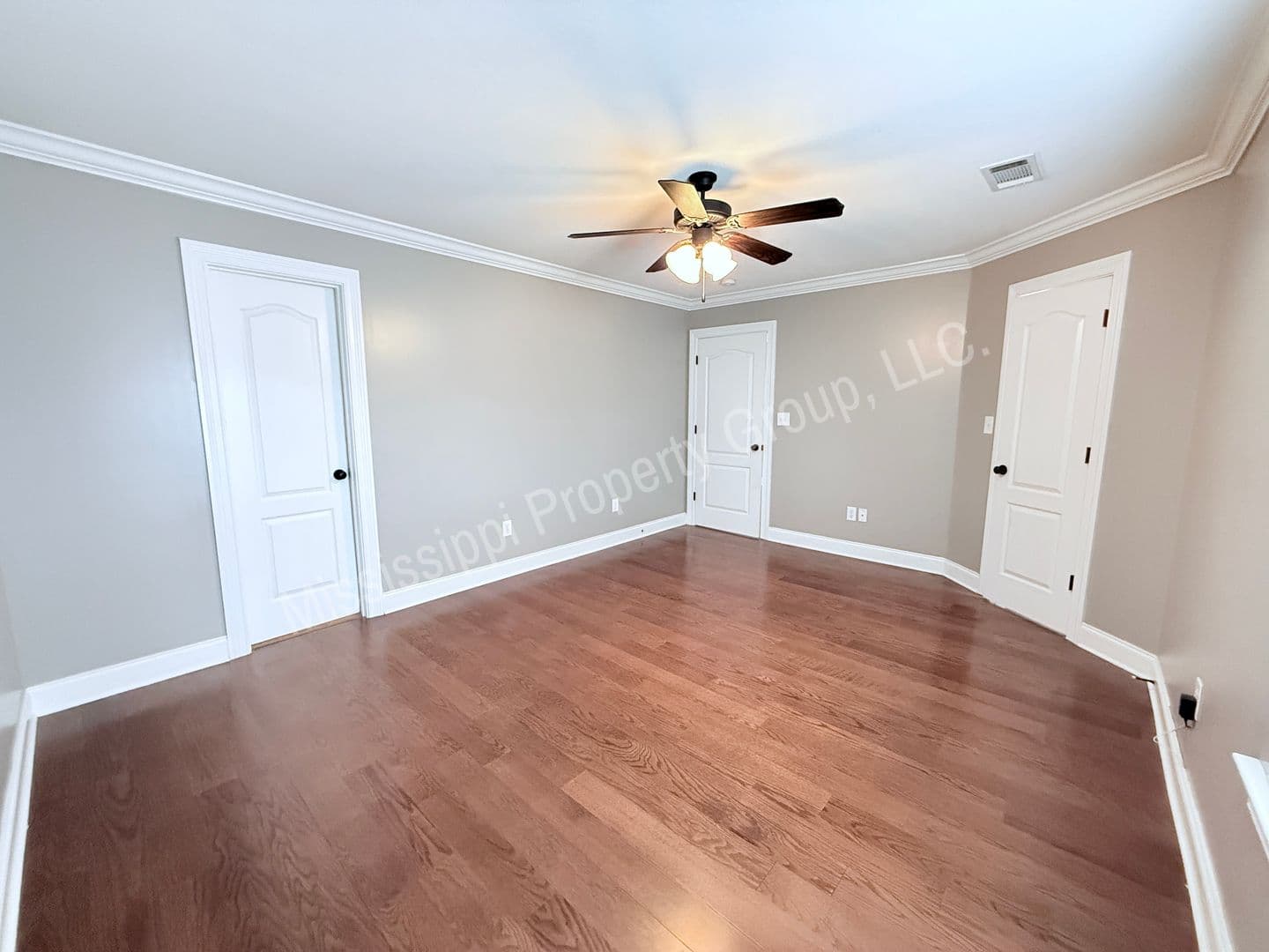 Oxford House: 157 Falls Grove Drive