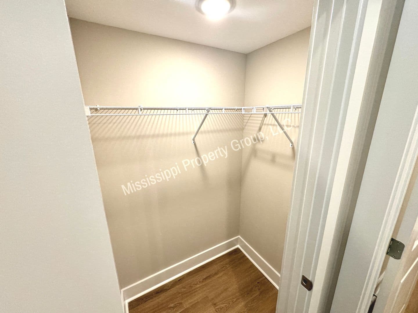 Oxford Apartment: 1207 Pleasant Drive