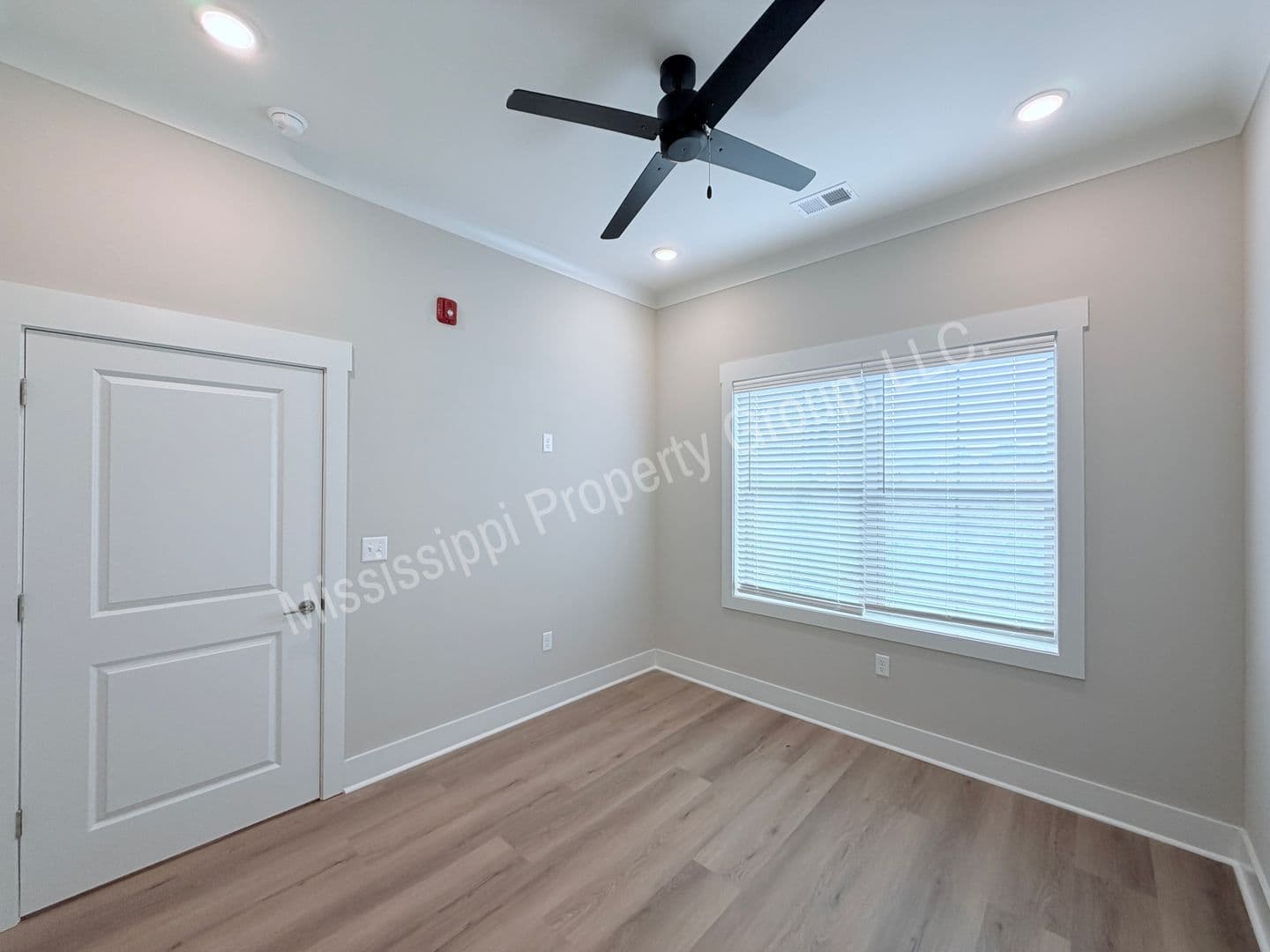 Oxford Apartment: 1401 Chickasaw Road