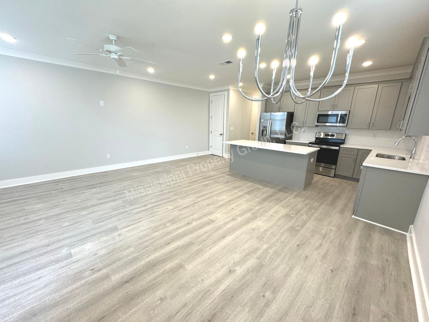 Oxford Townhome: 1837 Reserve Loop