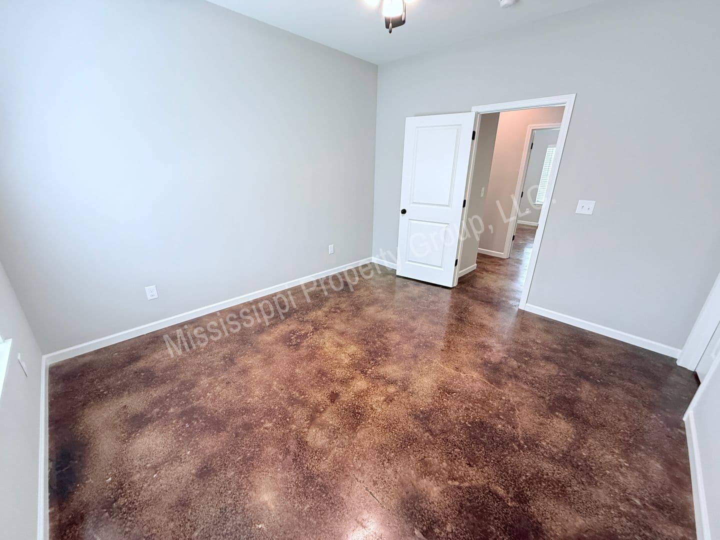 Oxford Townhome: 4851 S. Lamar Blvd