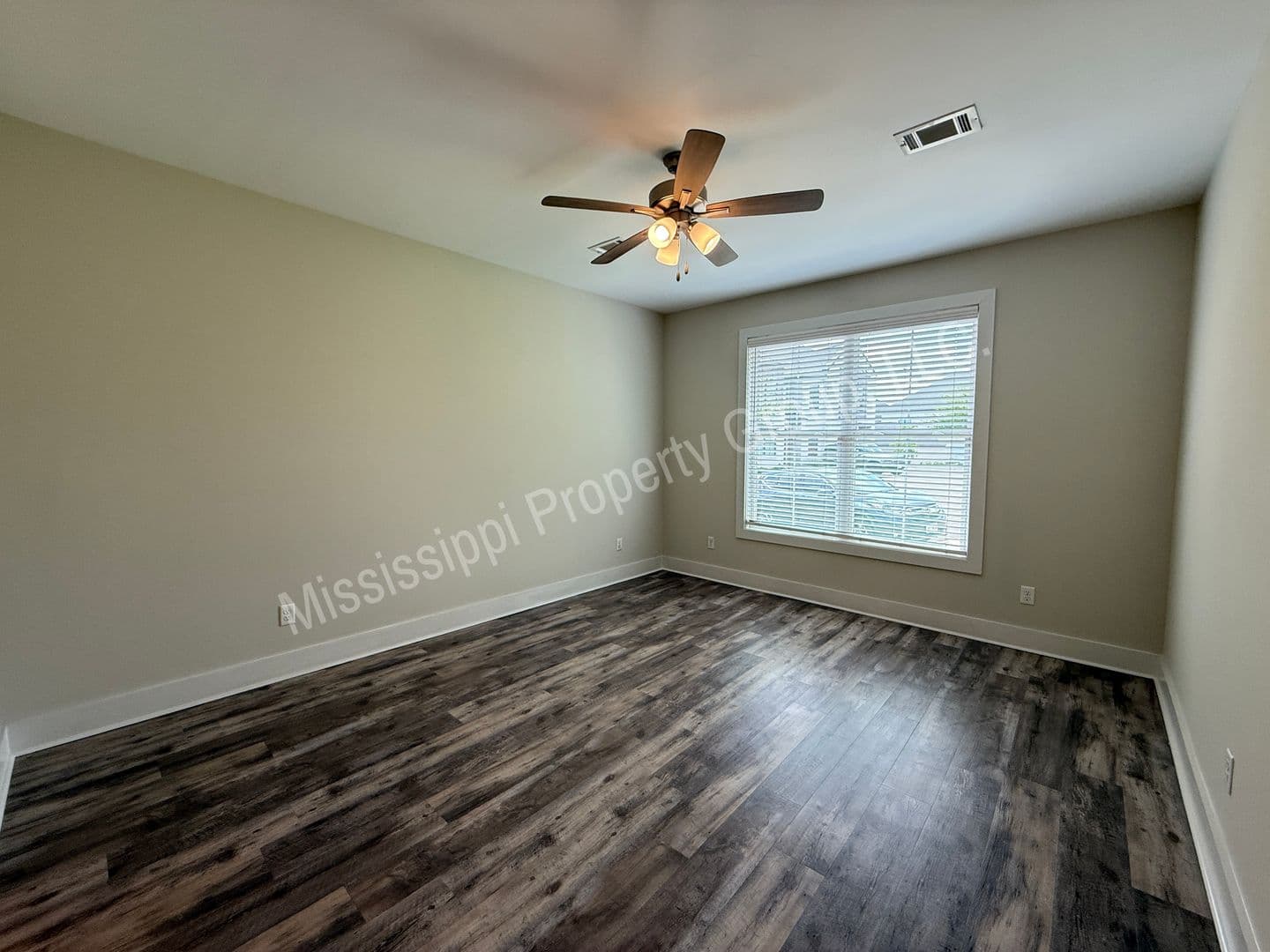 Oxford Townhome: 335 Stillwater Lane