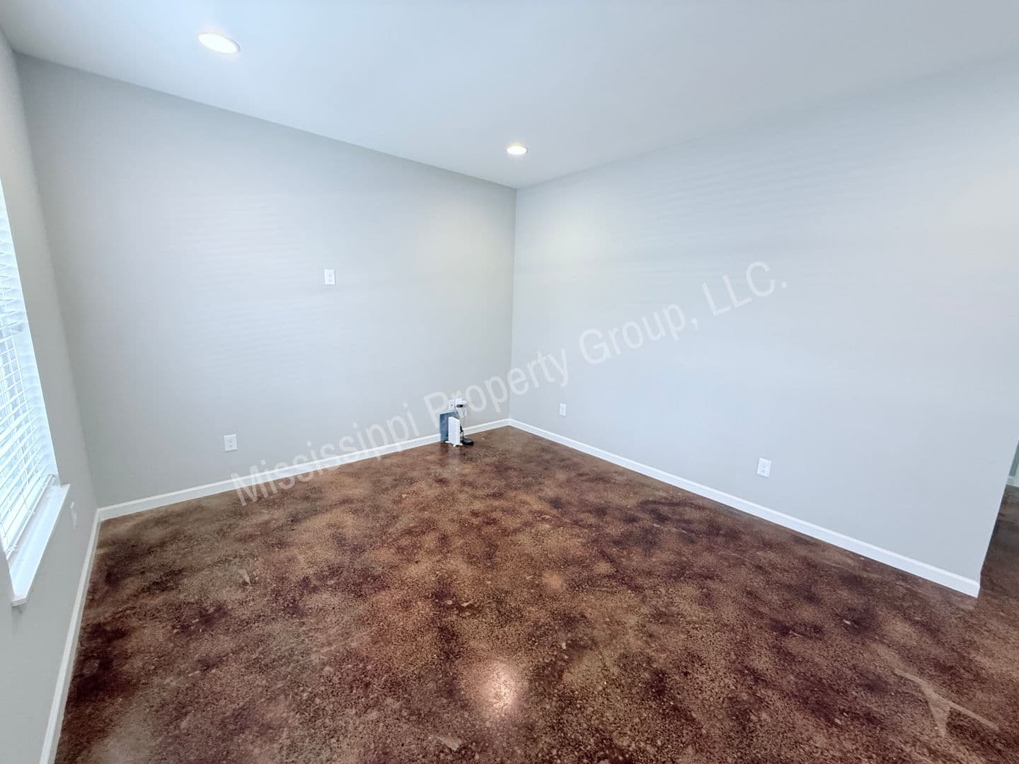 Oxford Townhome: 4851 S. Lamar Blvd