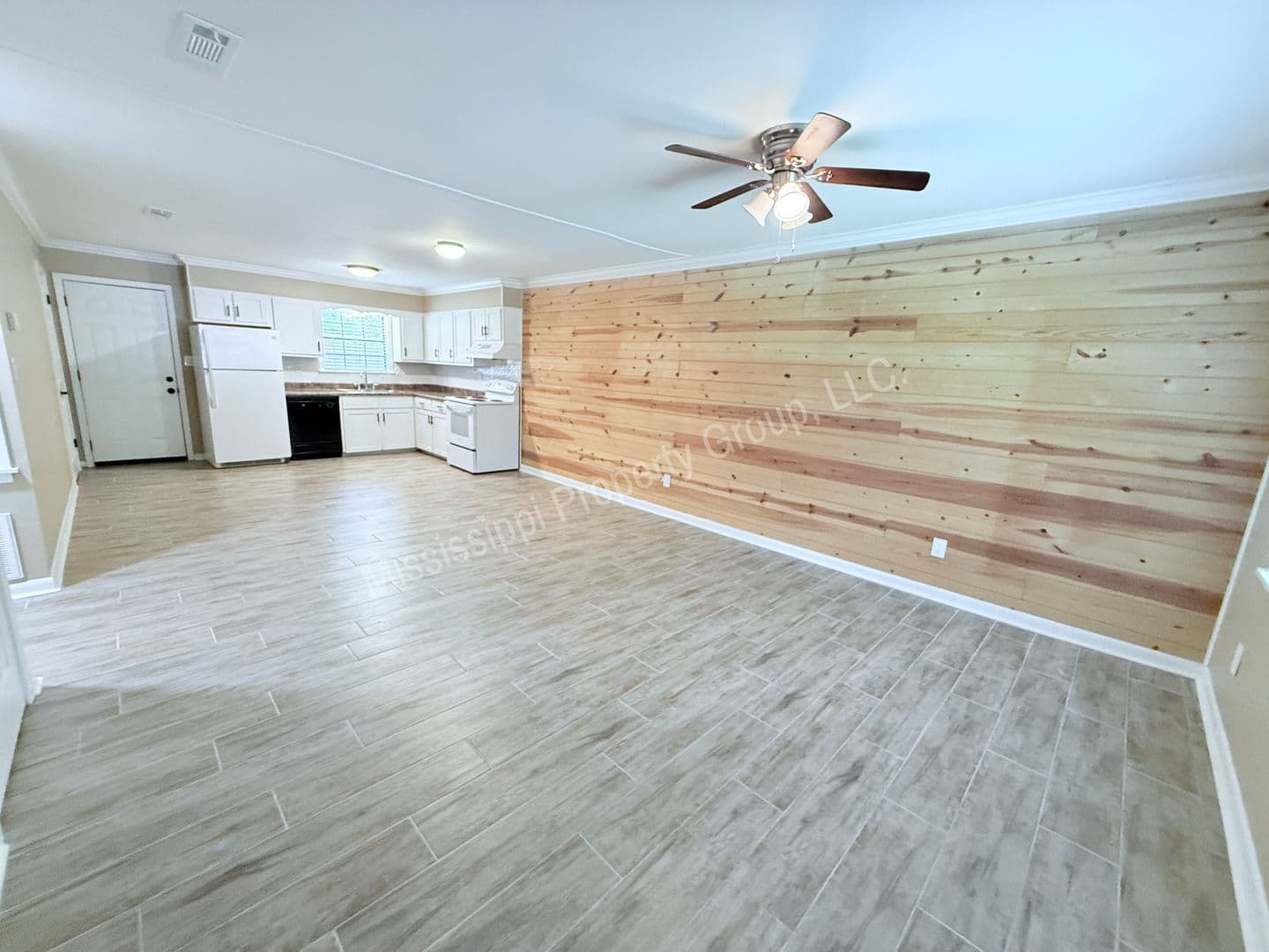 Oxford Apartment: CR 1057