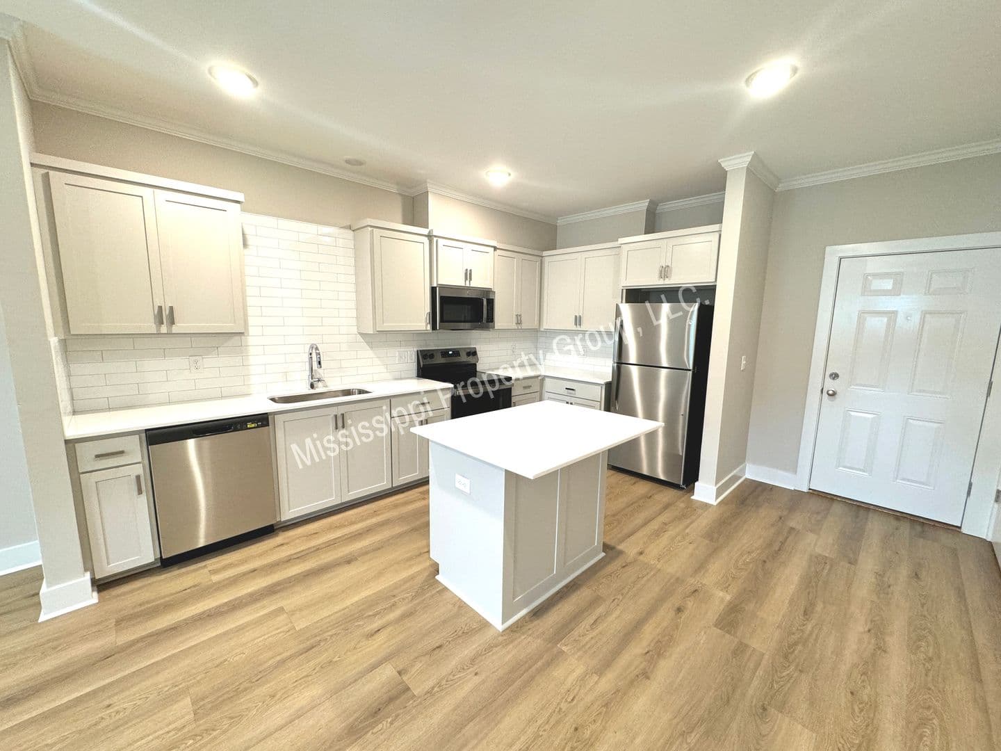 Oxford Apartment: 1207 Pleasant Drive