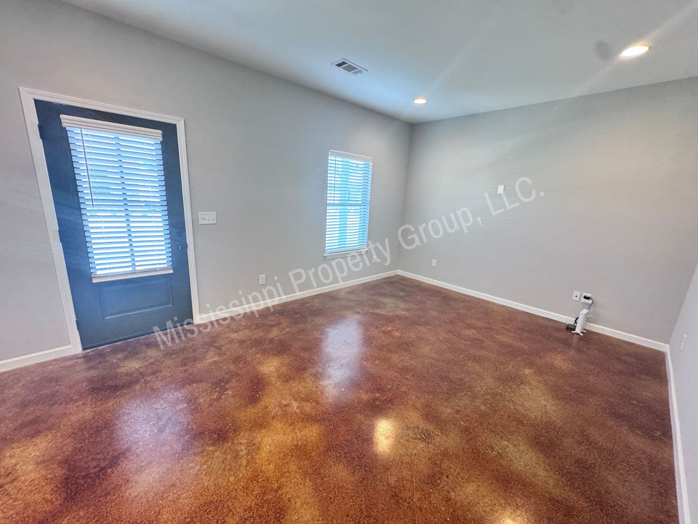 Oxford Townhome: 4851 S. Lamar Blvd