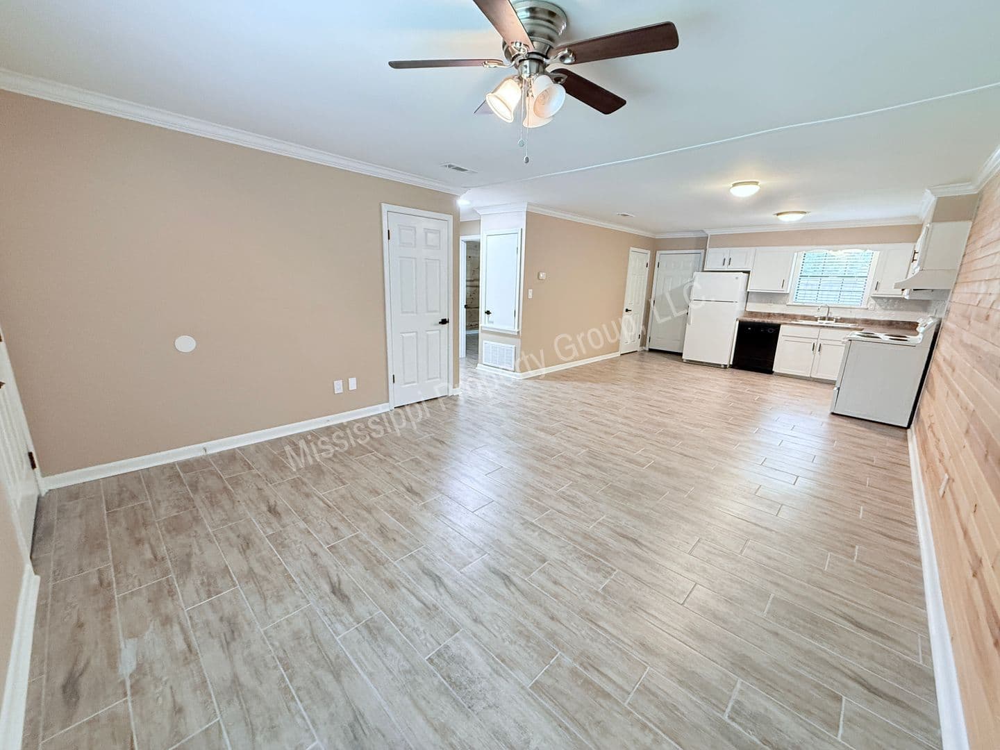 Oxford Apartment: CR 1057