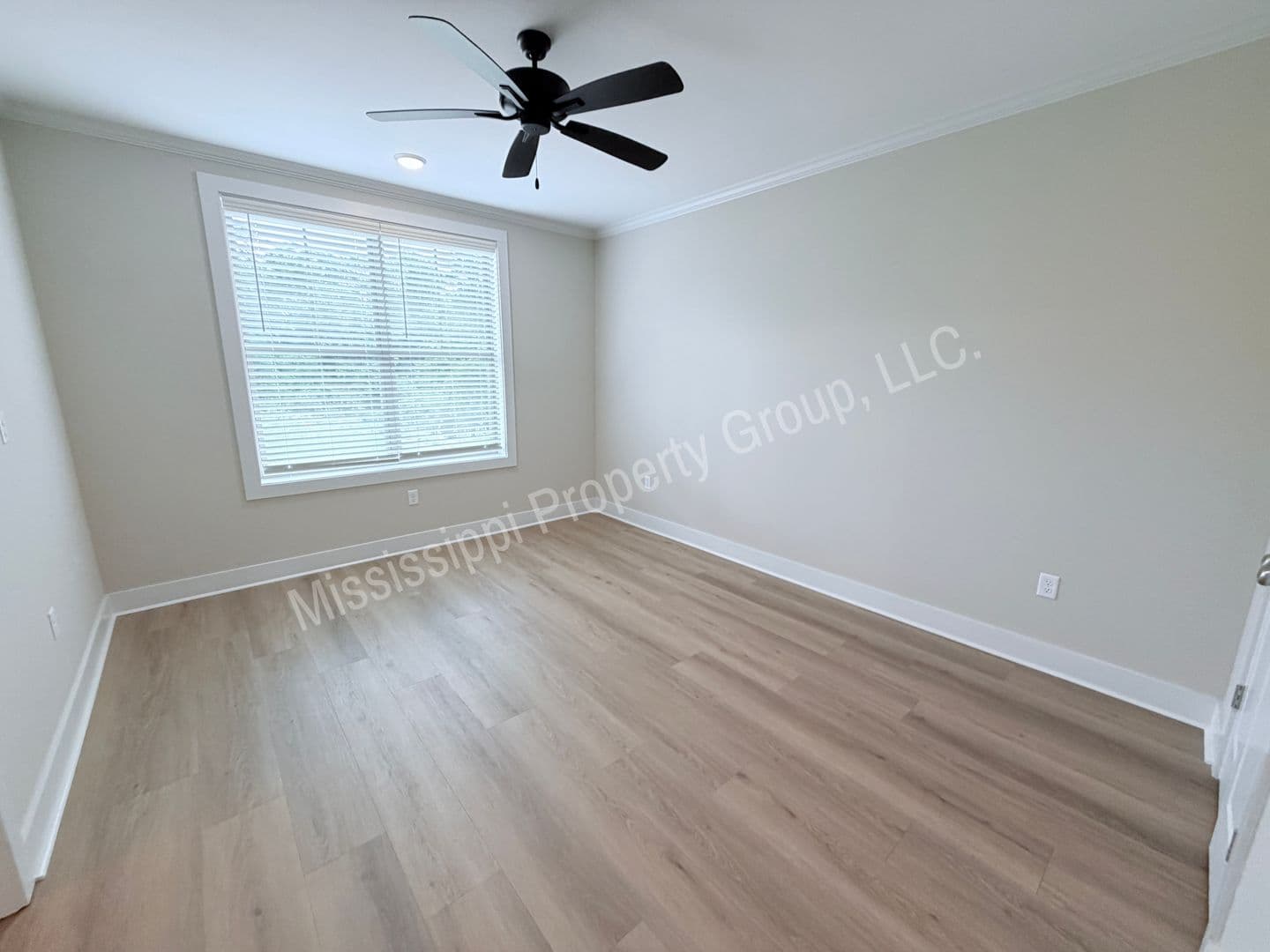Oxford Apartment: 1205 Pleasant Drive