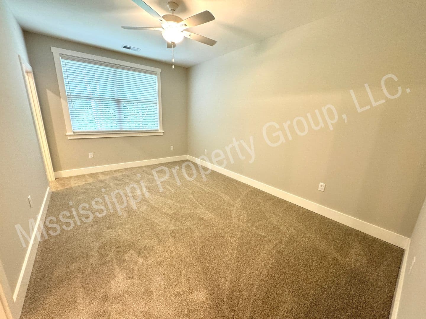 Oxford Townhome: 1833 Reserve Loop