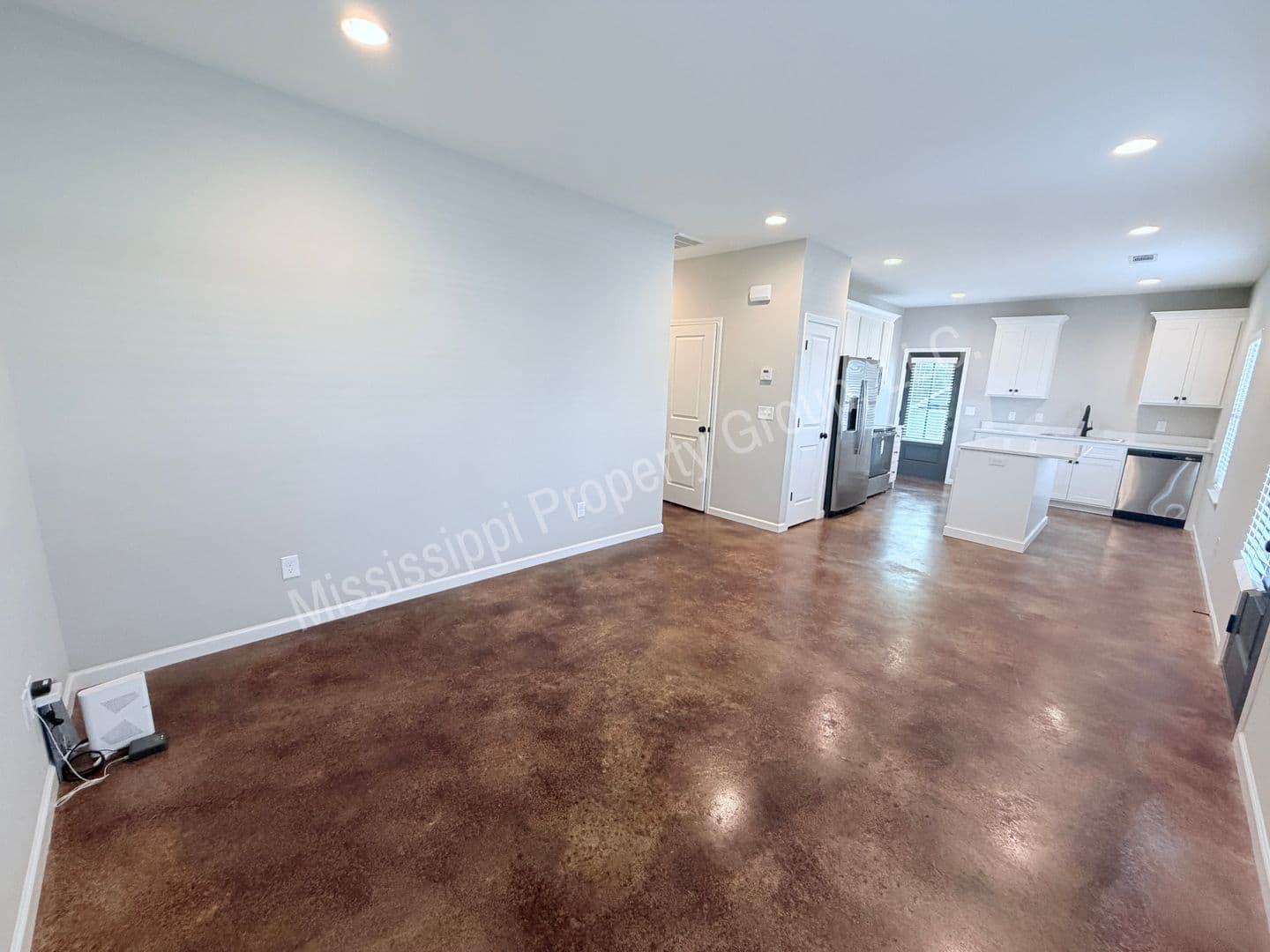 Oxford Townhome: 4851 S. Lamar Blvd