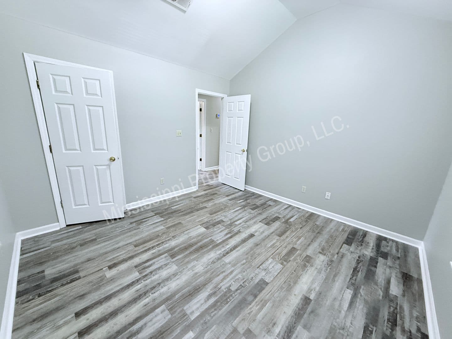Oxford House: 1104 Turtle Creek Blvd