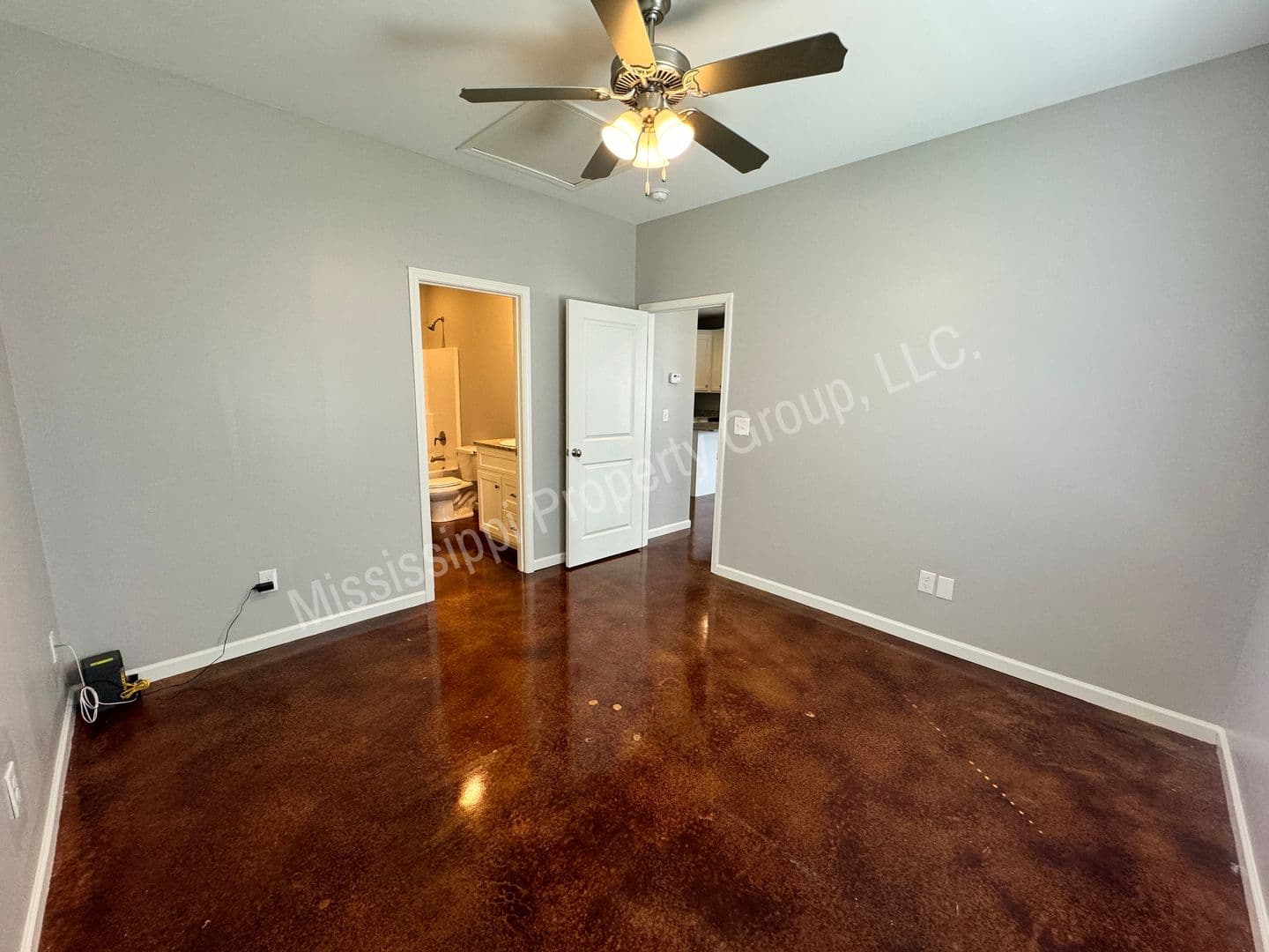 Oxford Condo: 1 Old Trail Circle