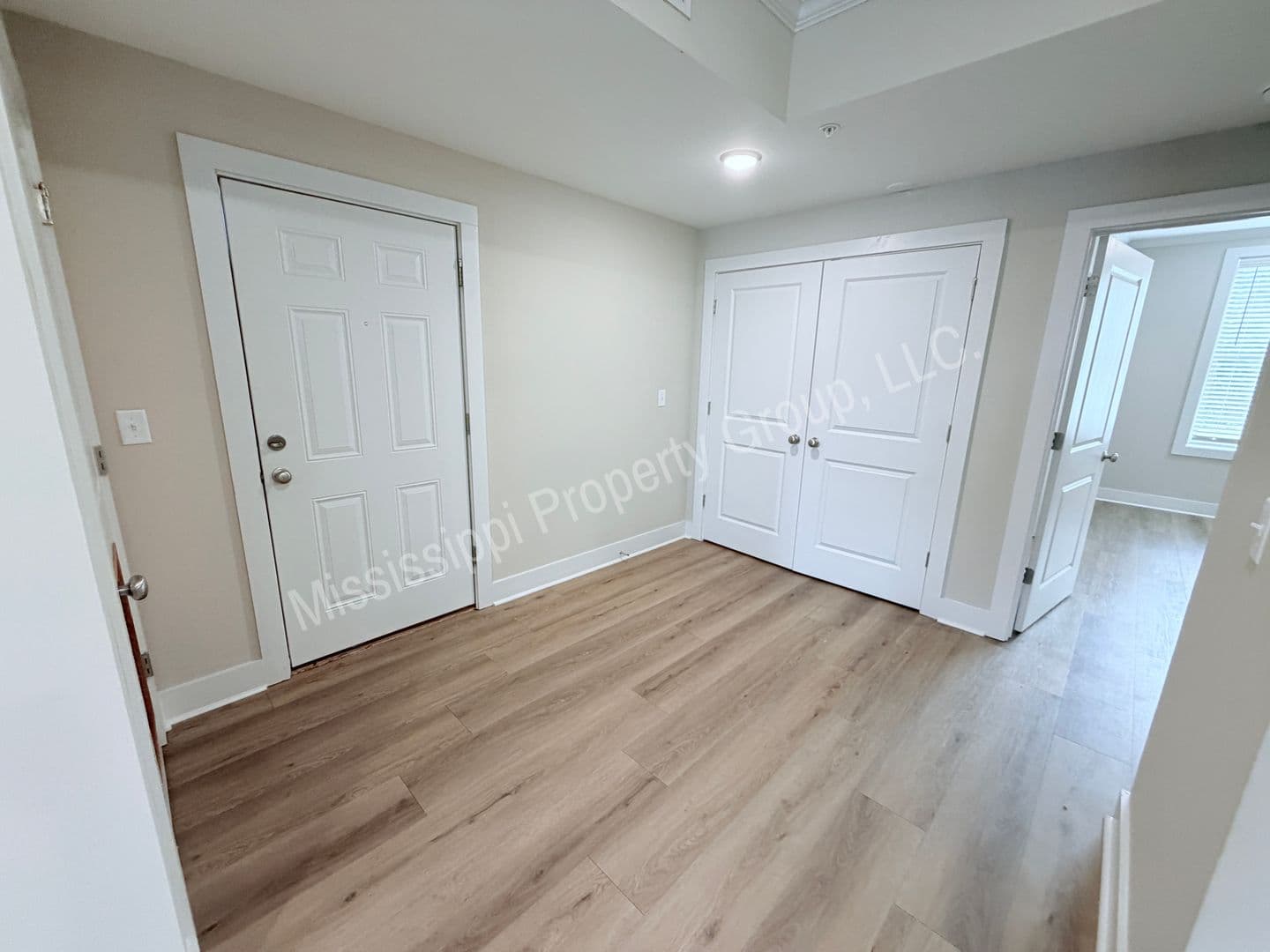 Oxford Apartment: 1205 Pleasant Drive