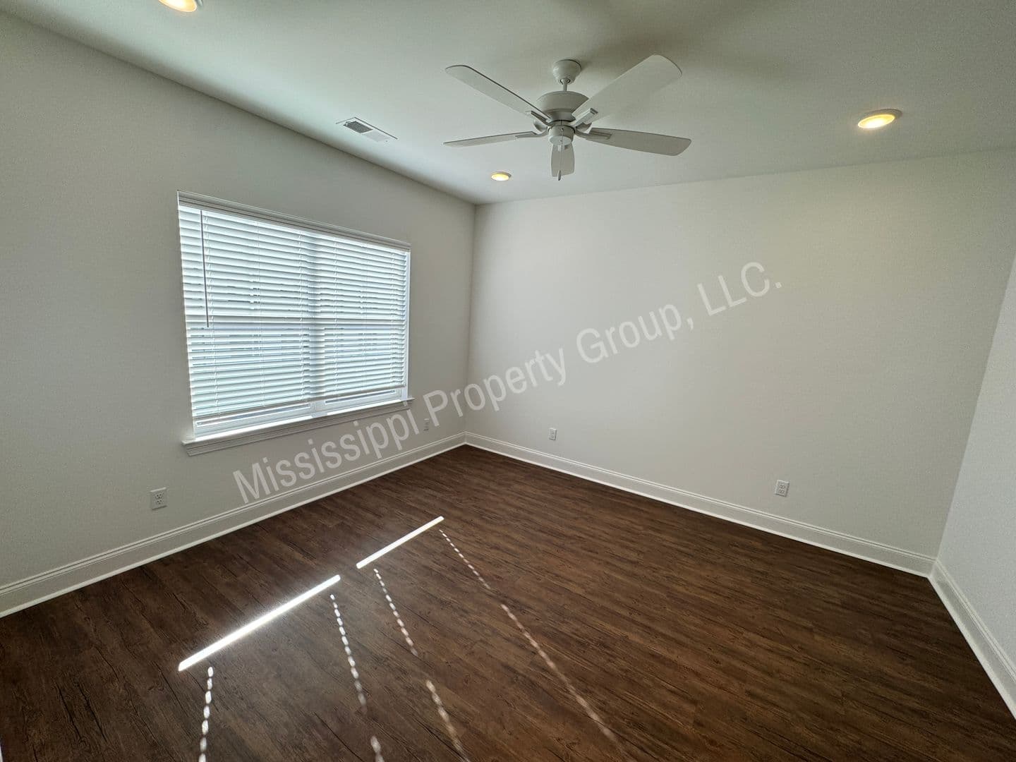 Oxford House: 314 Magnolia Court