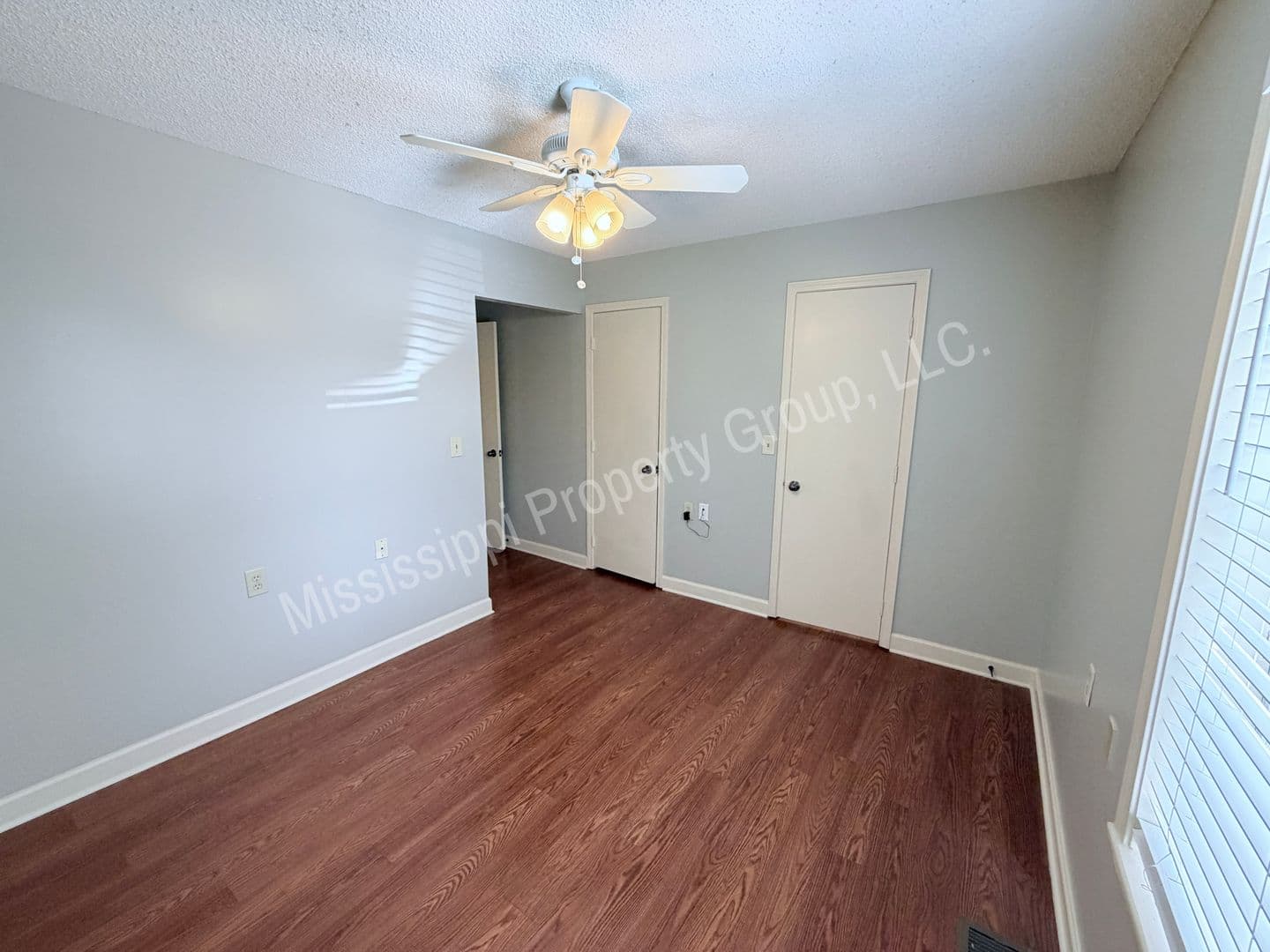 Oxford Townhome: 1017 Inverness Lane