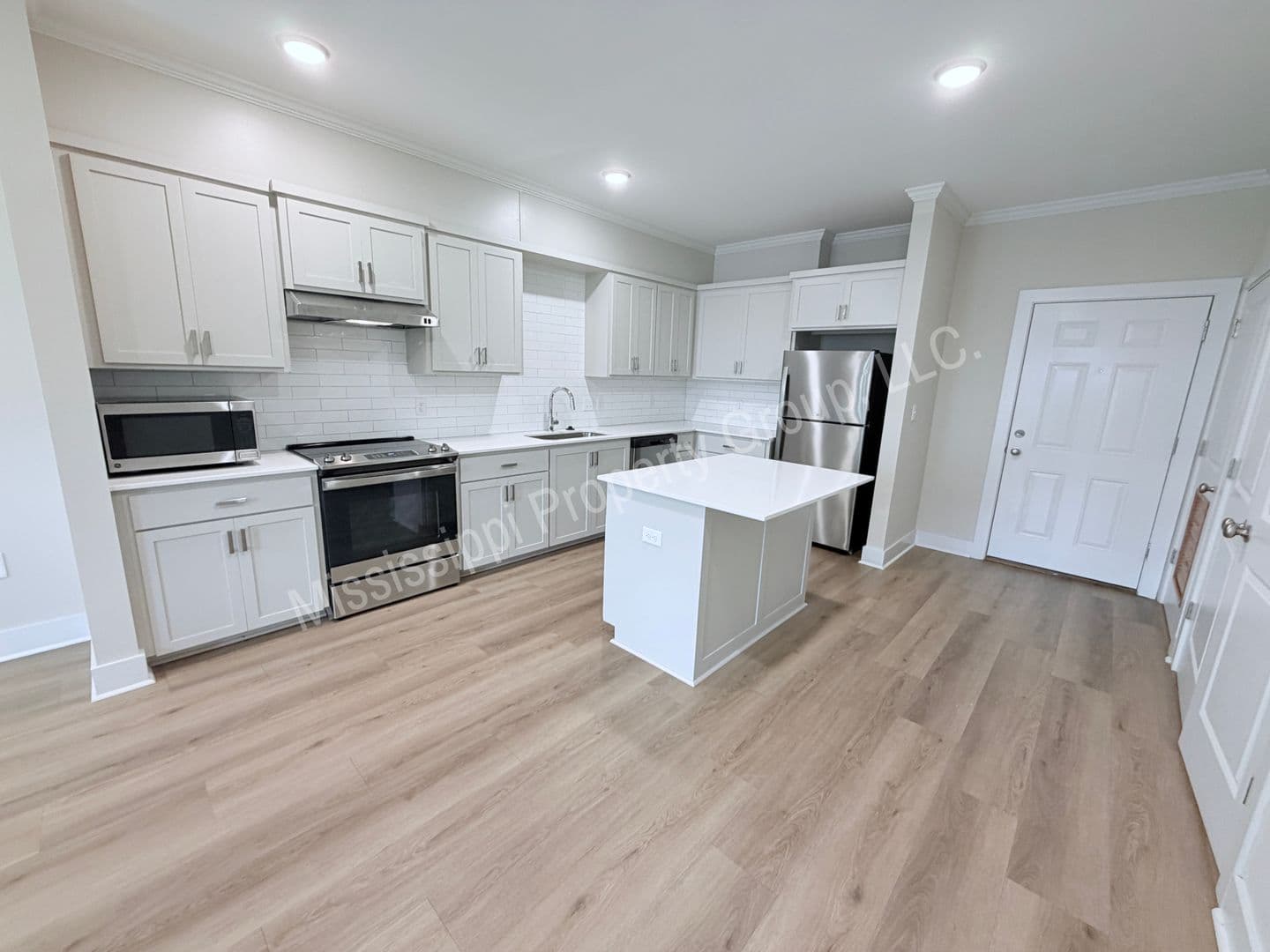 Oxford Apartment: 1205 Pleasant Drive