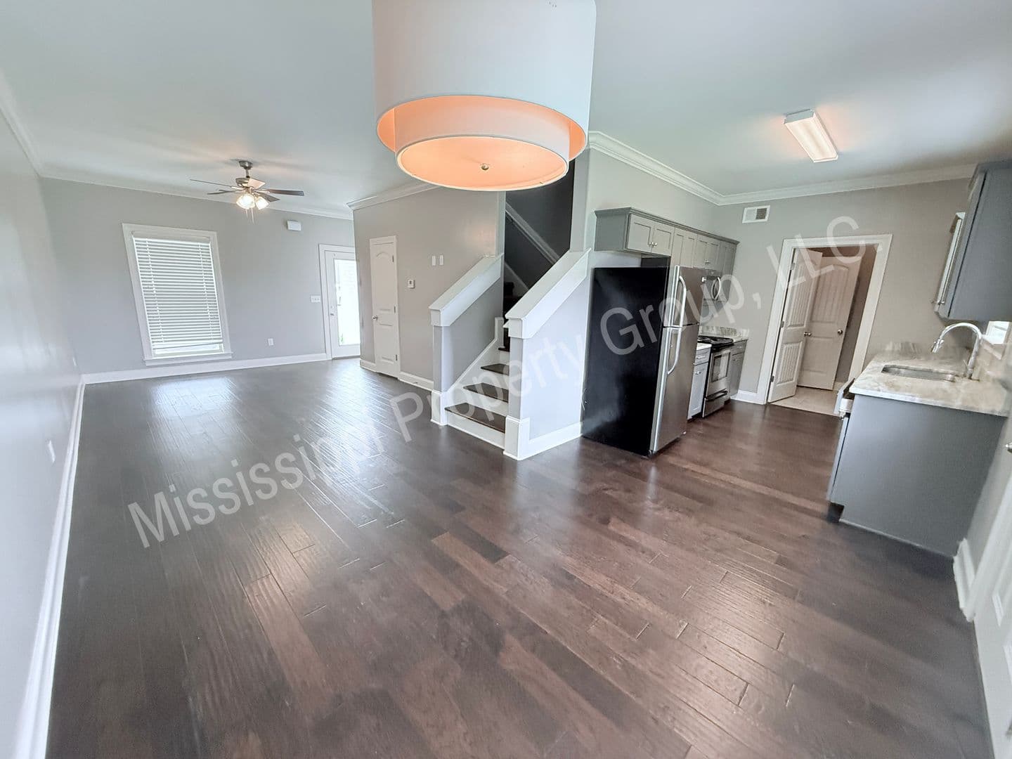 Oxford Townhome: 414 Walker Circle
