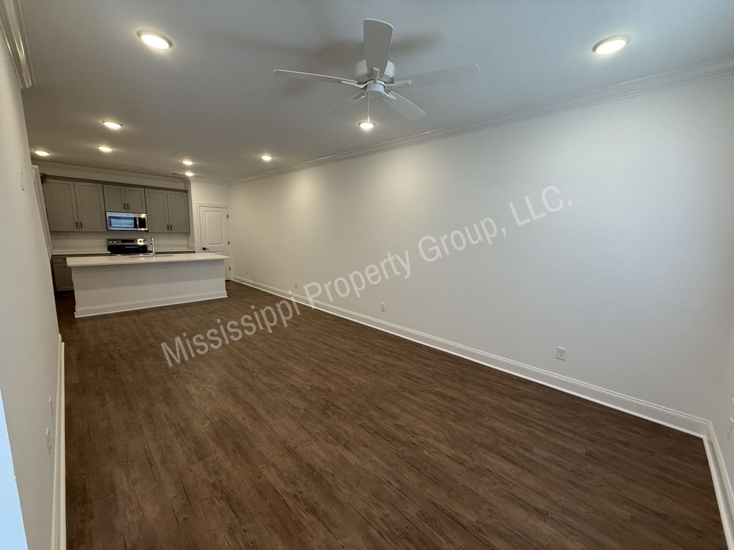 Oxford Townhome: 620 Cottage Grove Circle