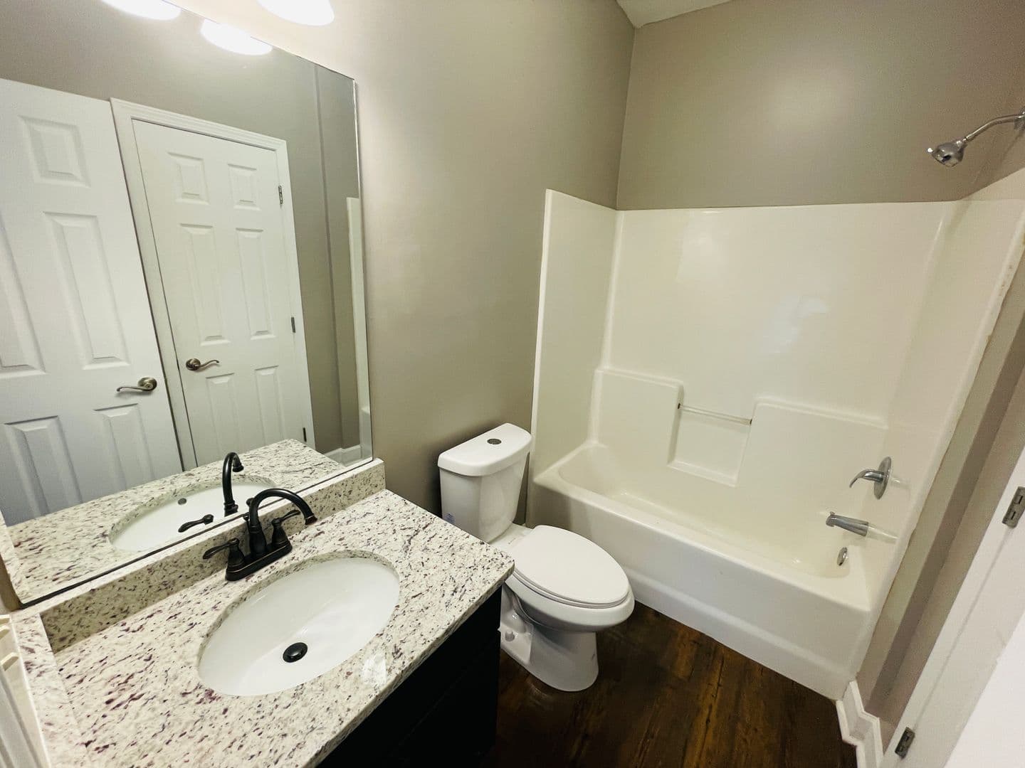 Oxford Townhome: 1 Mondrian Place