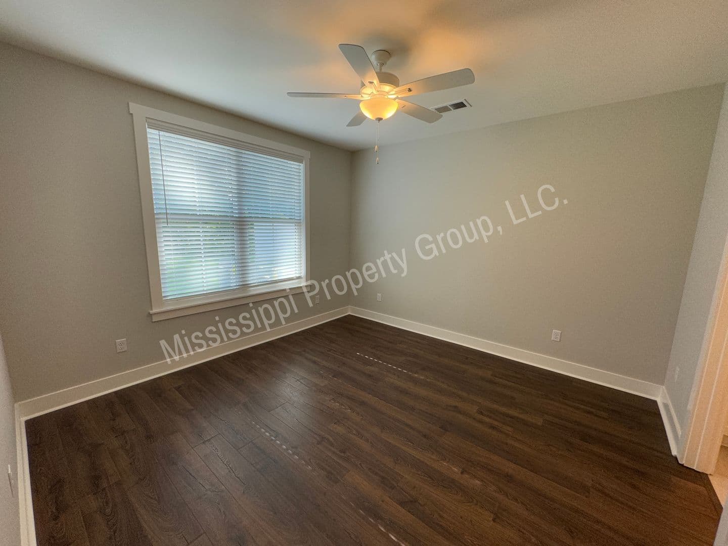 Oxford Townhome: 1839 Reserve Loop