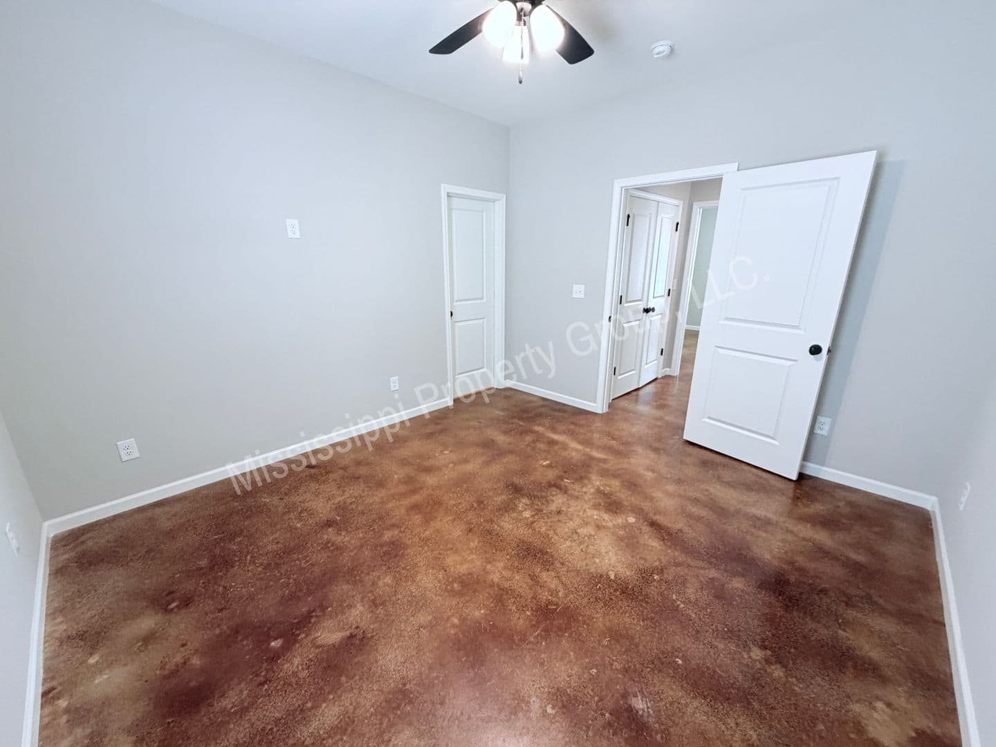 Oxford Townhome: 4851 S. Lamar Blvd