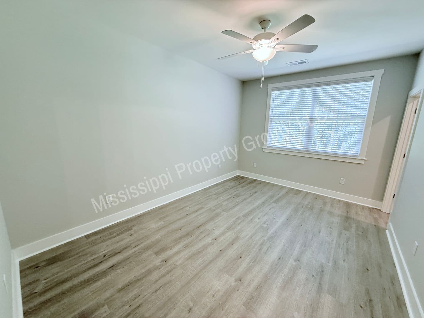 Oxford Townhome: 1815 Reserve Loop