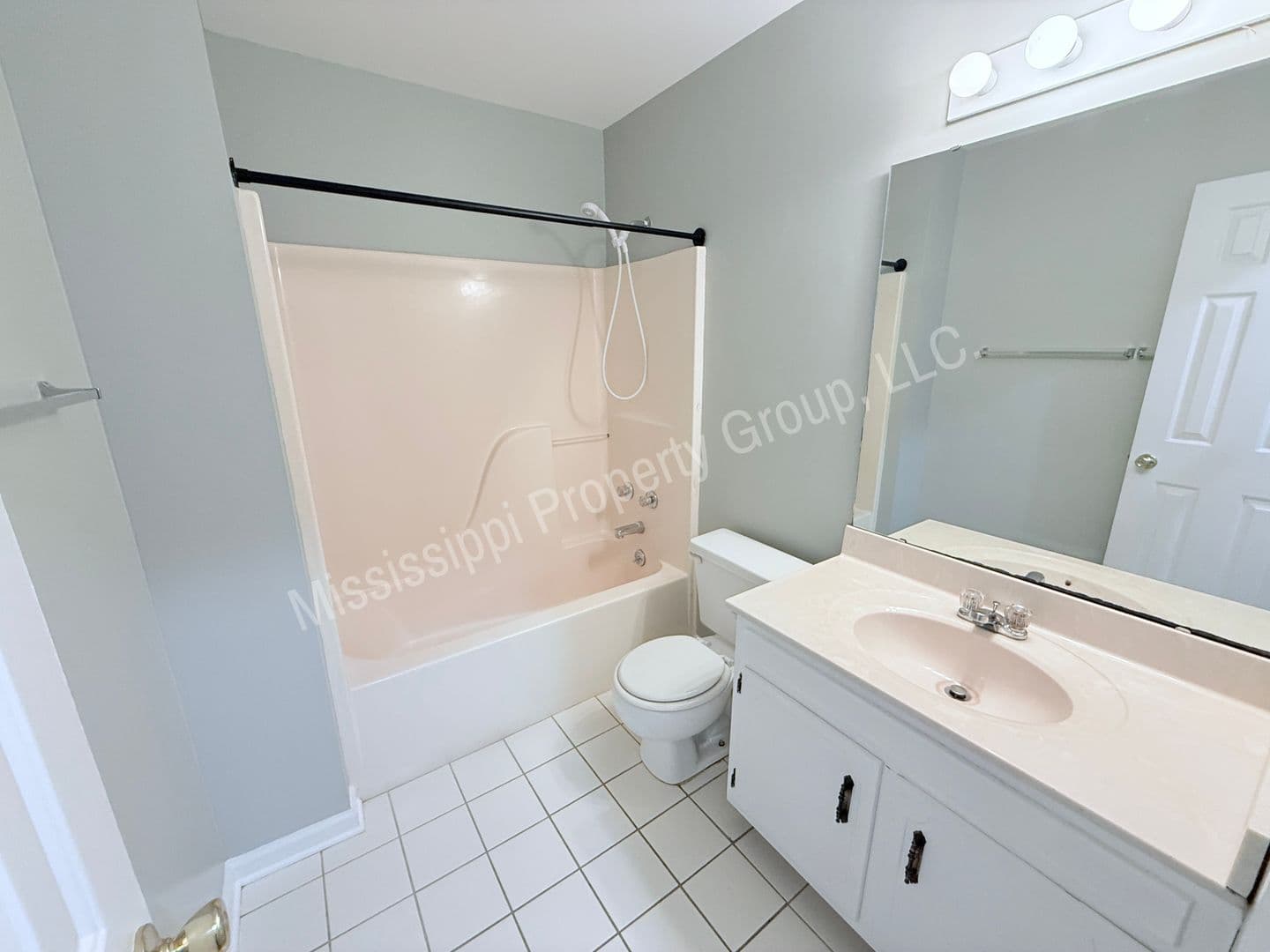 Oxford House: 1104 Turtle Creek Blvd
