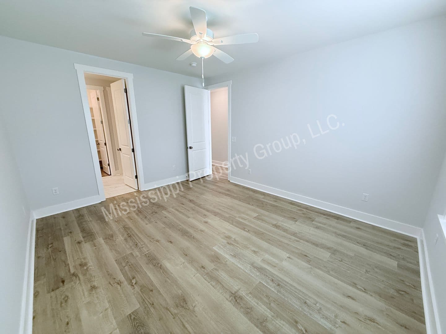 Oxford Townhome: 696 Miramar Lane