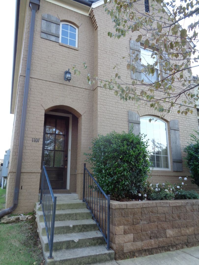 Oxford Townhome: 2495 Old Taylor Road, Unit 1101