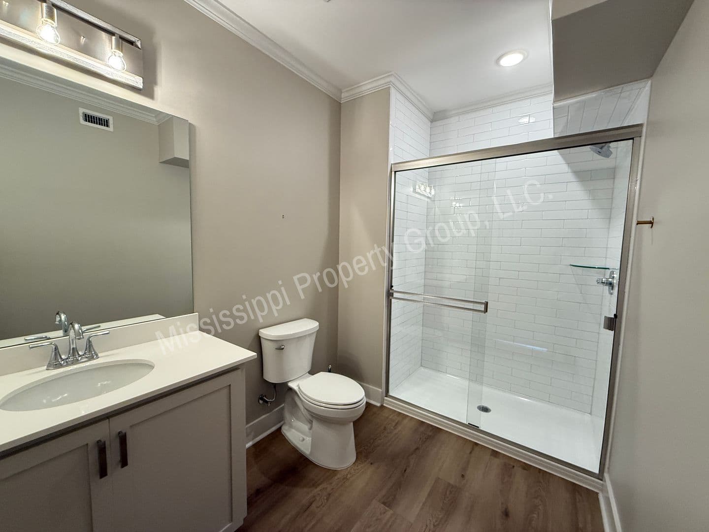 Oxford Apartment: 1207 Pleasant Drive