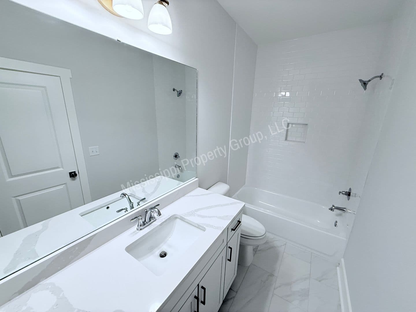 Oxford Townhome: 692 Miramar Lane