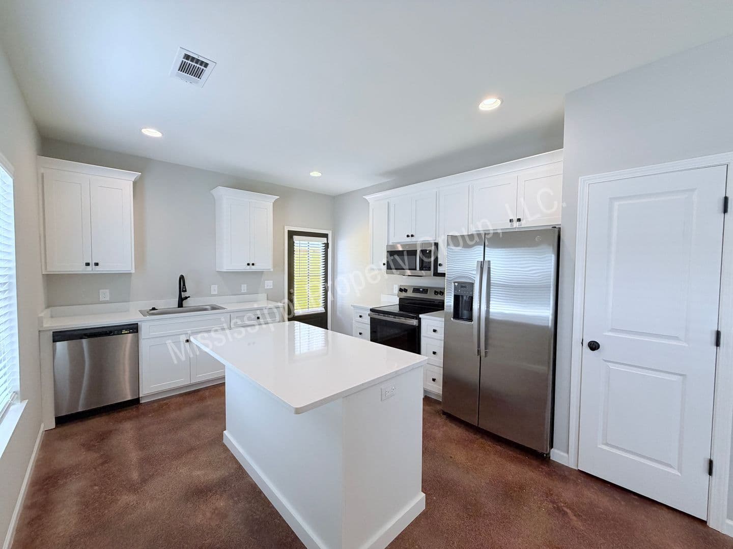 Oxford Townhome: 4851 S. Lamar Blvd