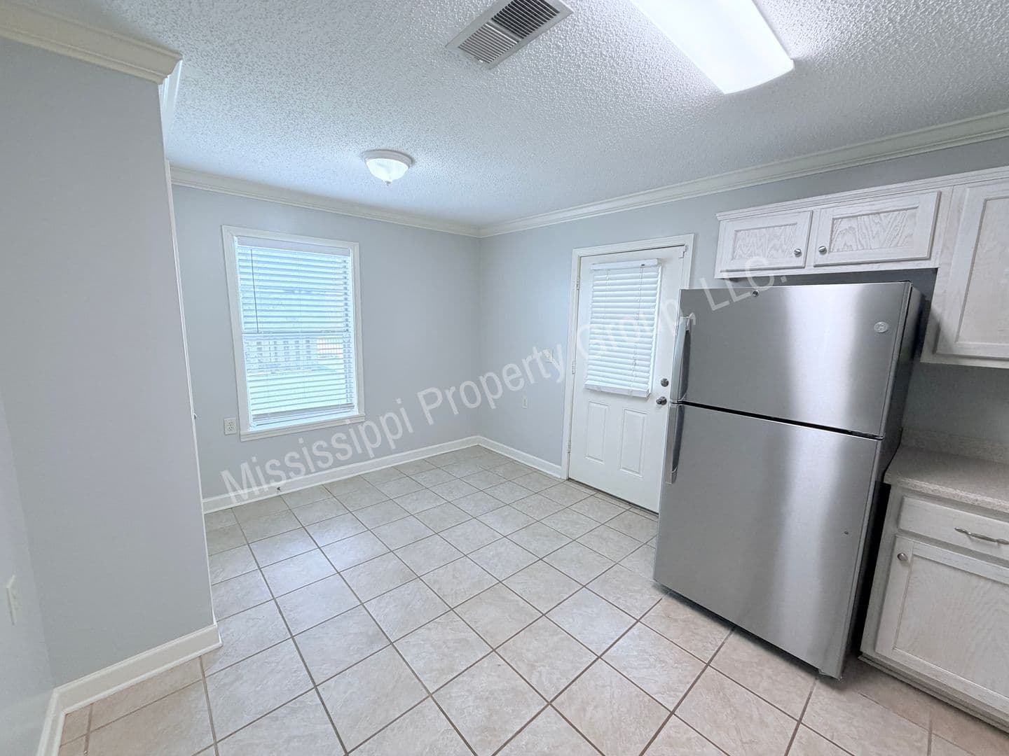 Oxford Townhome: 1017 Inverness Lane