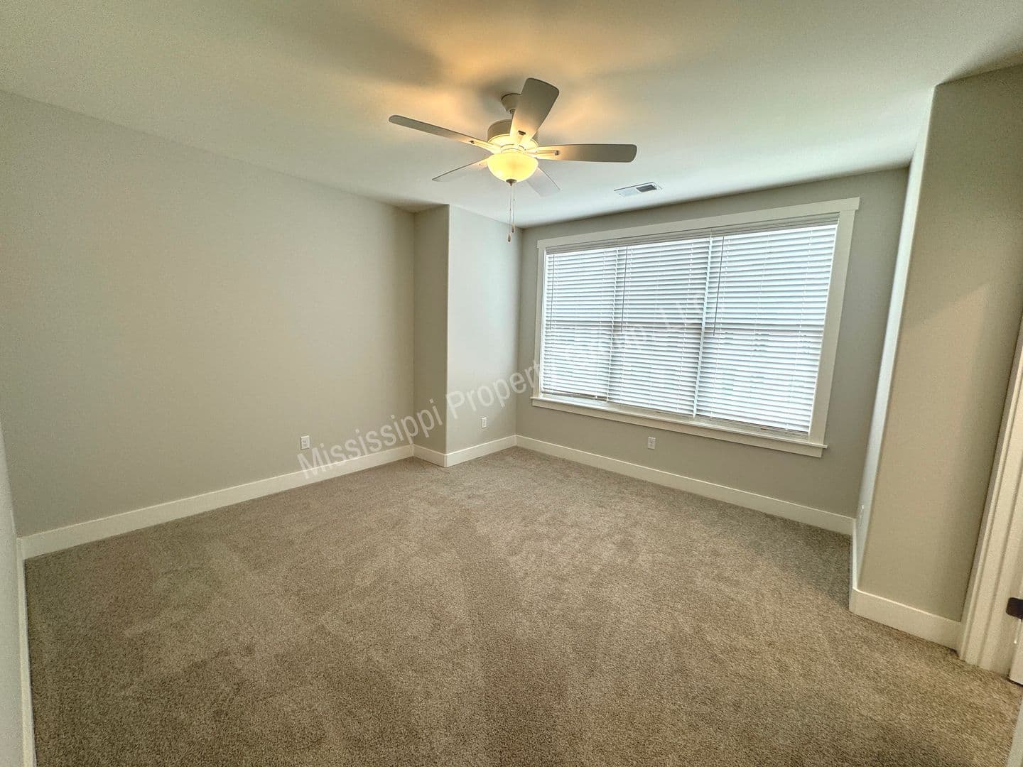 Oxford Townhome: 1841 Reserve Loop