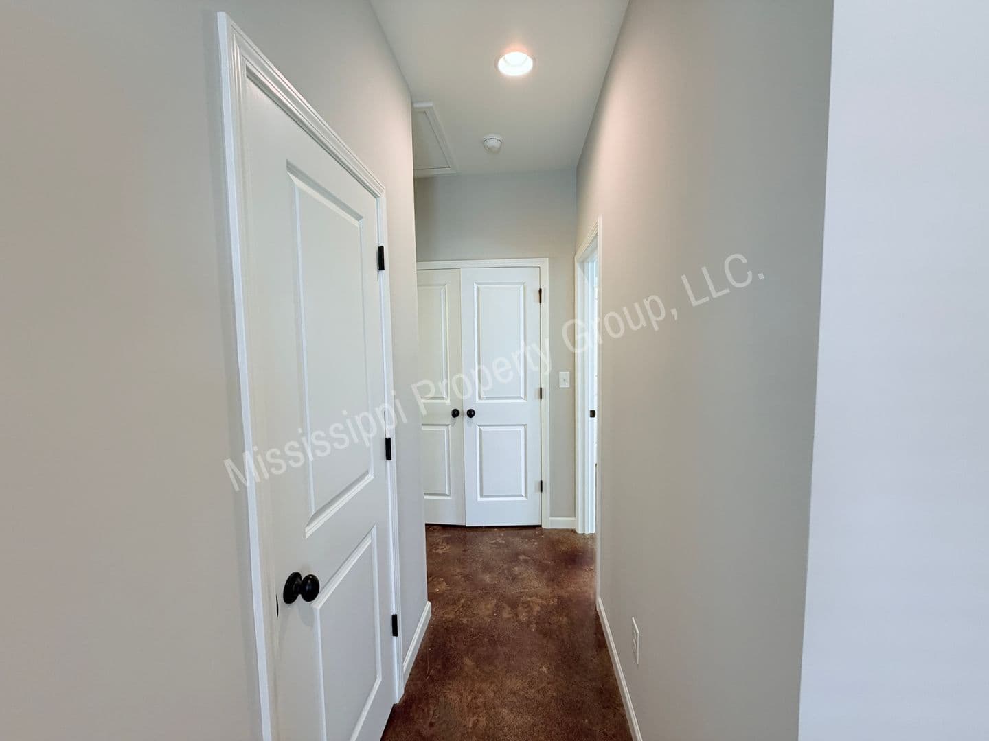 Oxford Townhome: 4851 S. Lamar Blvd