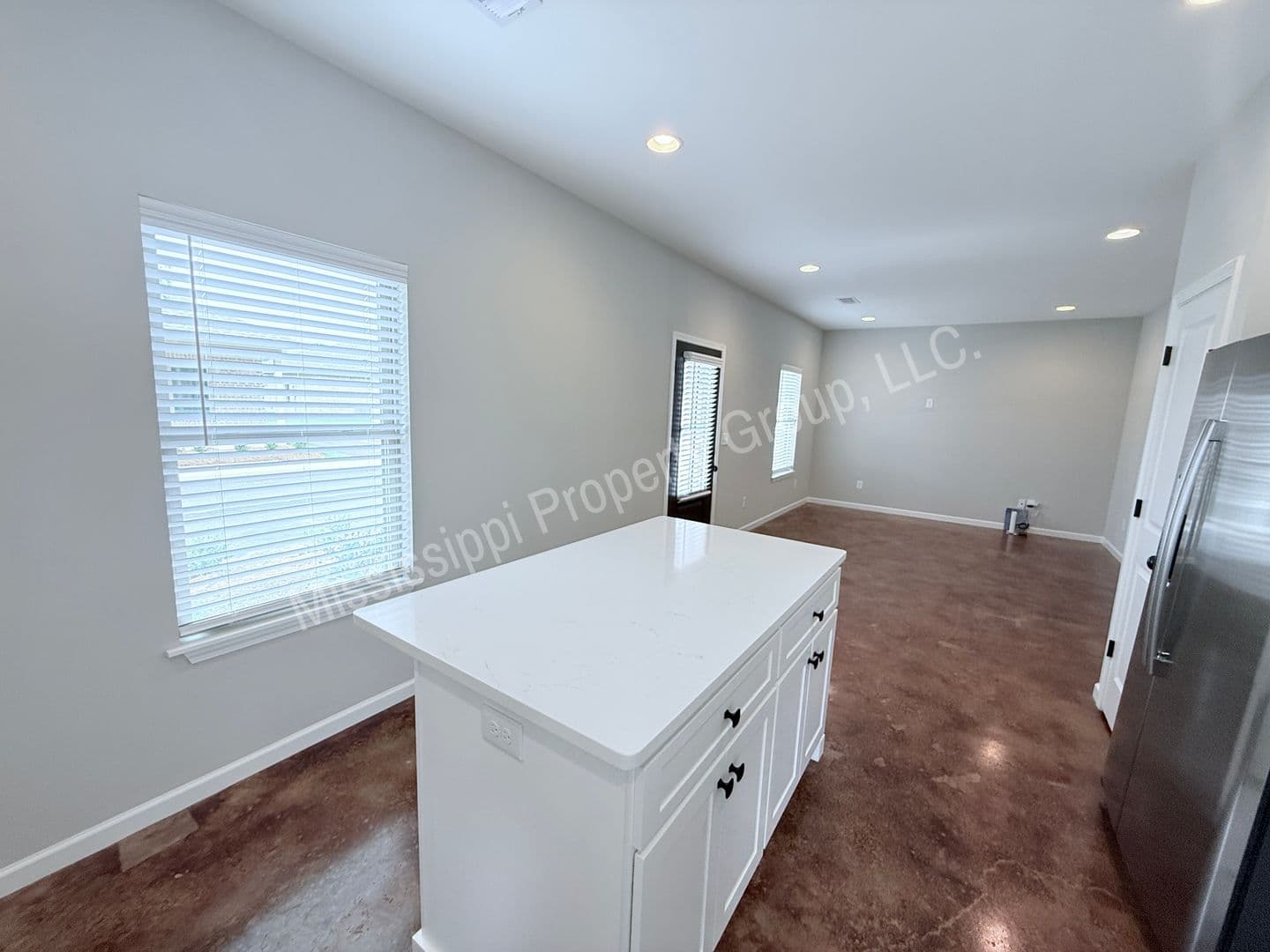 Oxford Townhome: 4851 S. Lamar Blvd