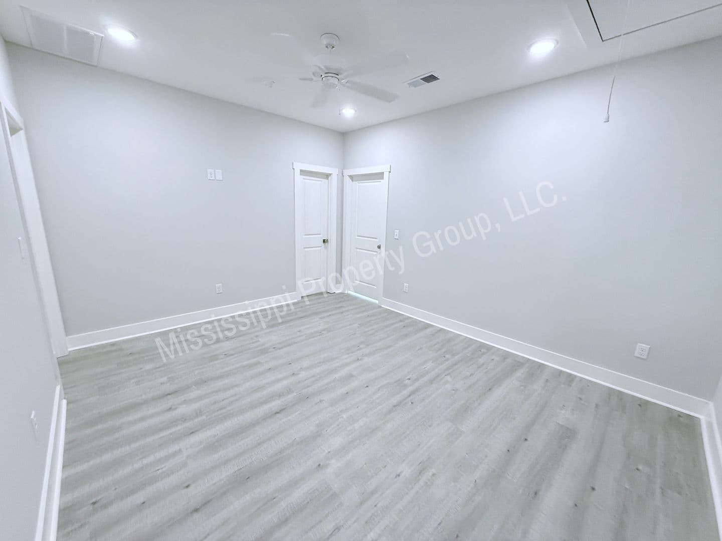 Oxford Townhome: 1815 Reserve Loop