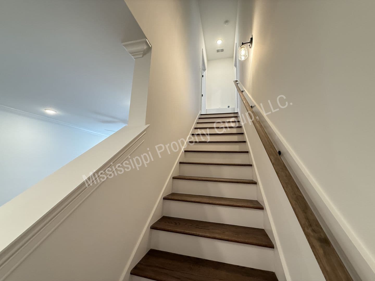 Oxford Townhome: 720 Southview Drive