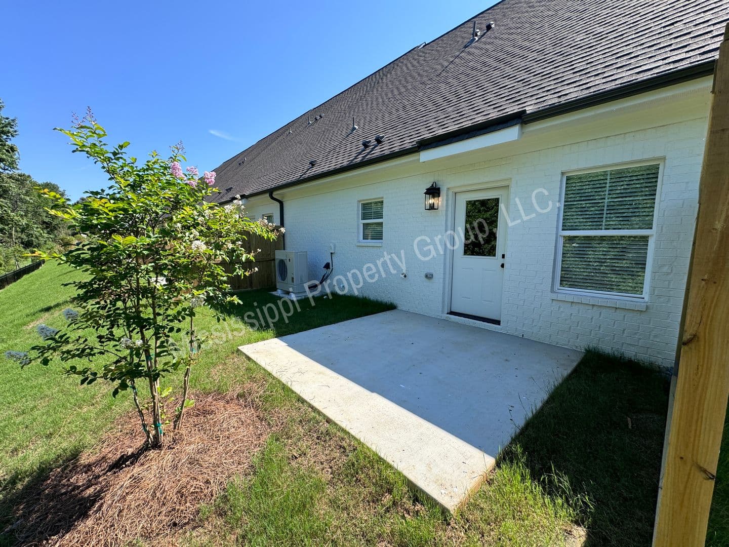 Oxford Townhome: 590 Meadow Crest Circle