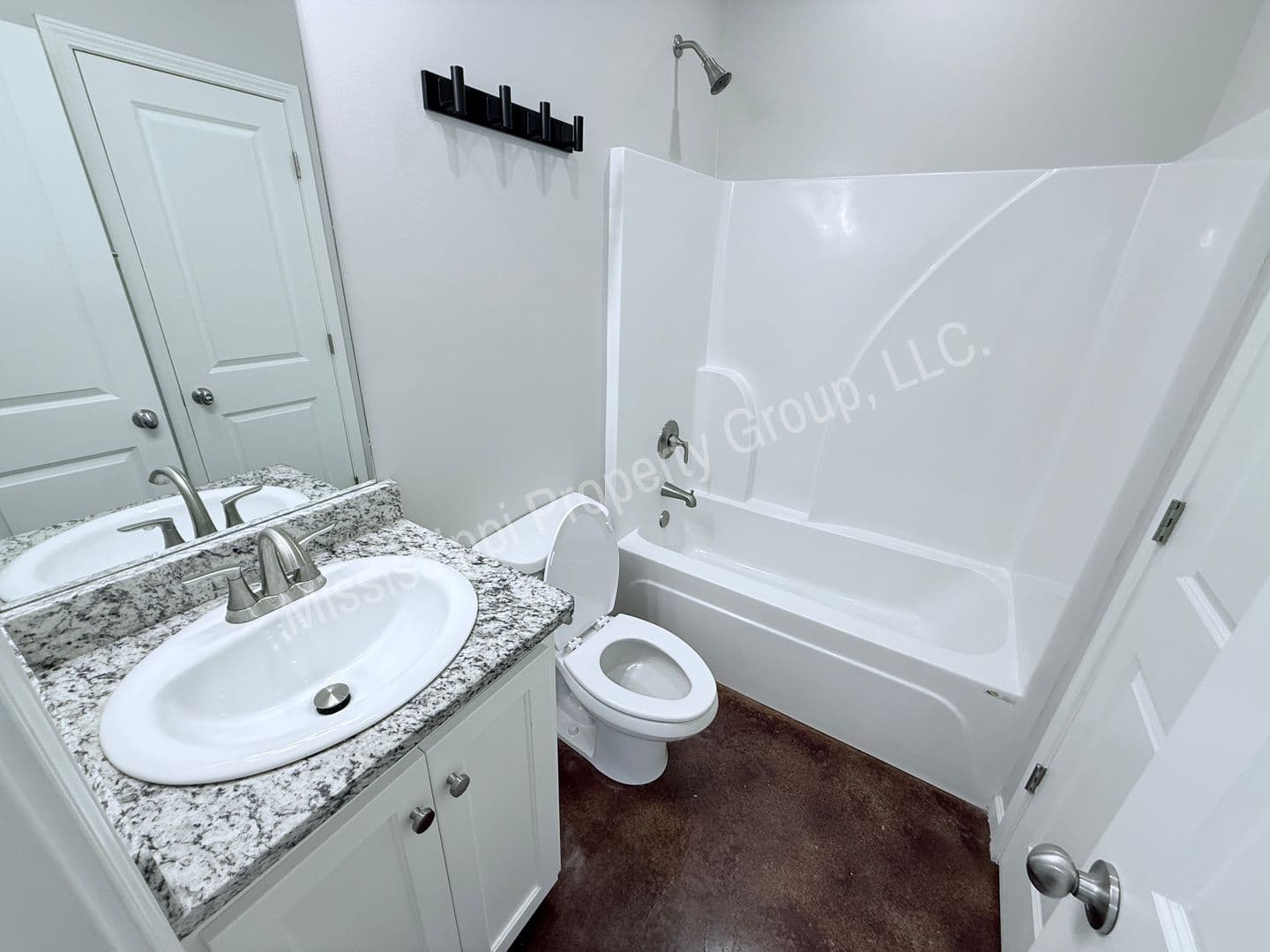 Oxford Condo: 1 Old Trail Circle