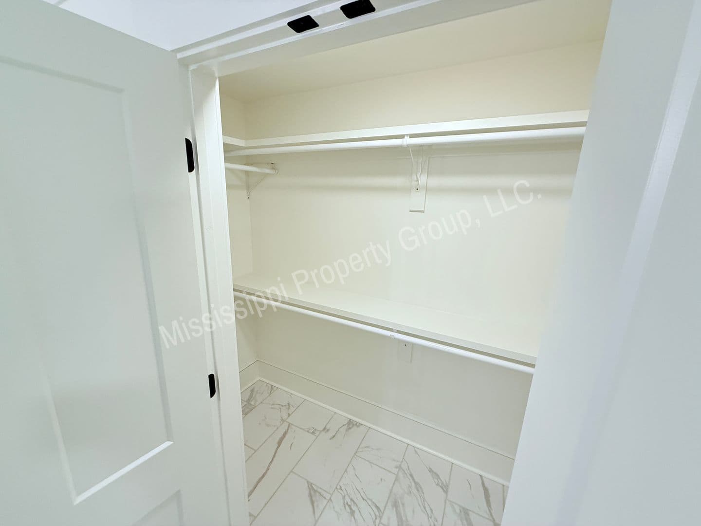Oxford Apartment: 1000 North Lamar Blvd