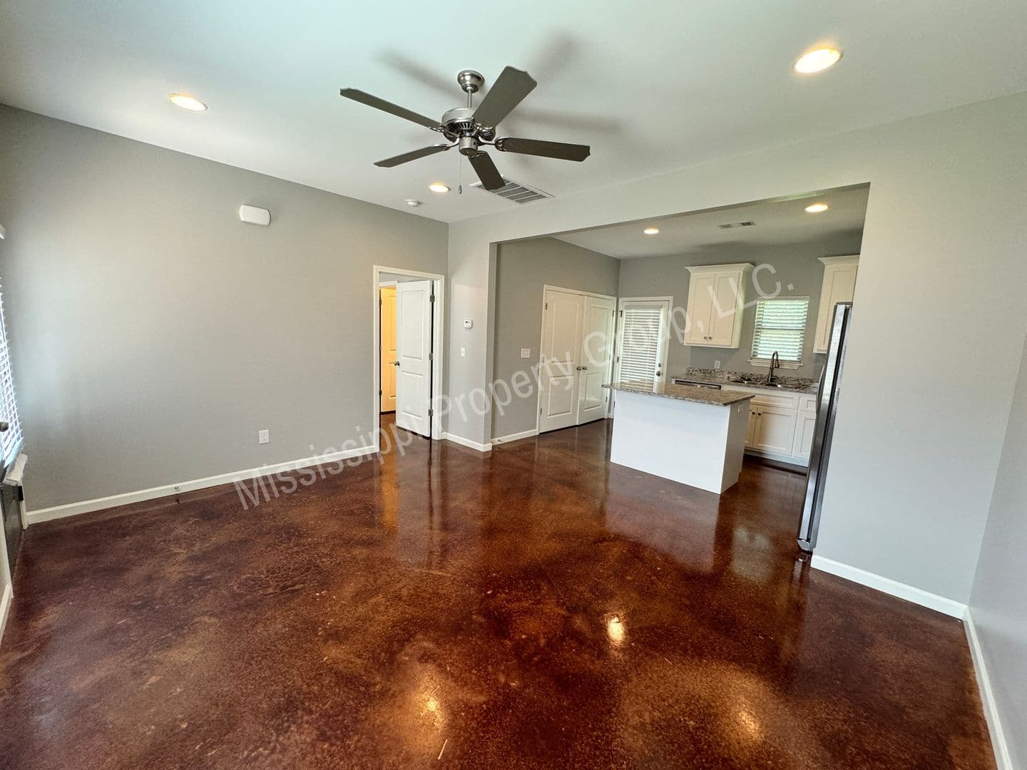 Oxford Condo: 1 Old Trail Circle