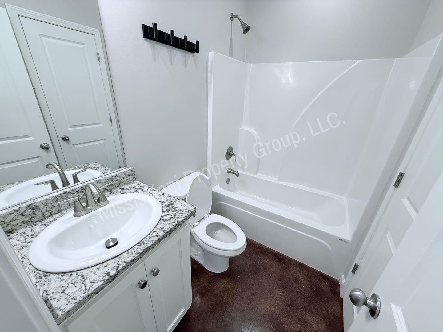 Oxford Condo: 1 Old Trail Circle