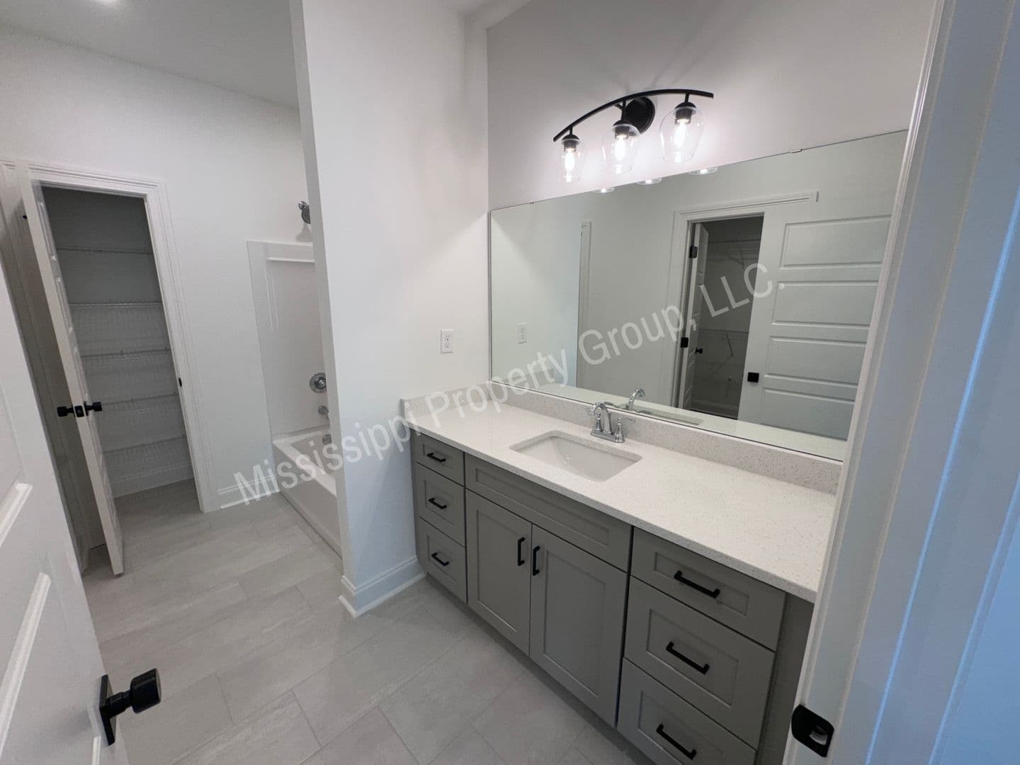 Oxford Townhome: 590 Meadow Crest Circle